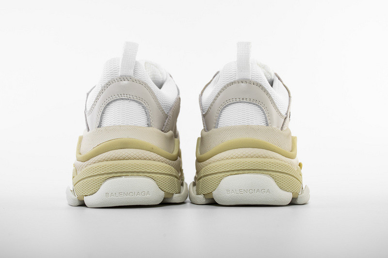Ba*len*cia*ga triple s trainers white