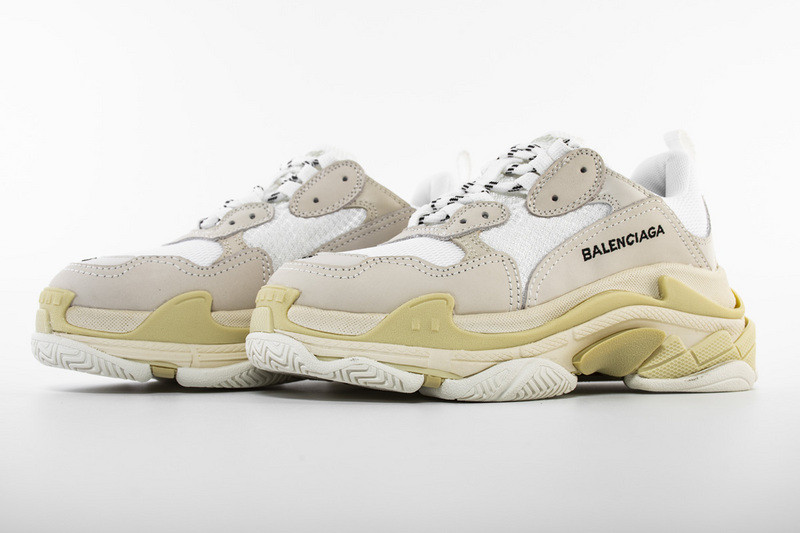 Ba*len*cia*ga triple s trainers white