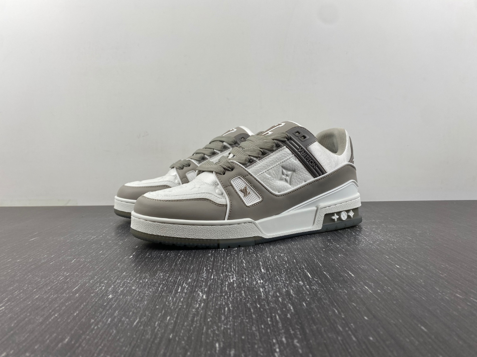 lwe sneaker