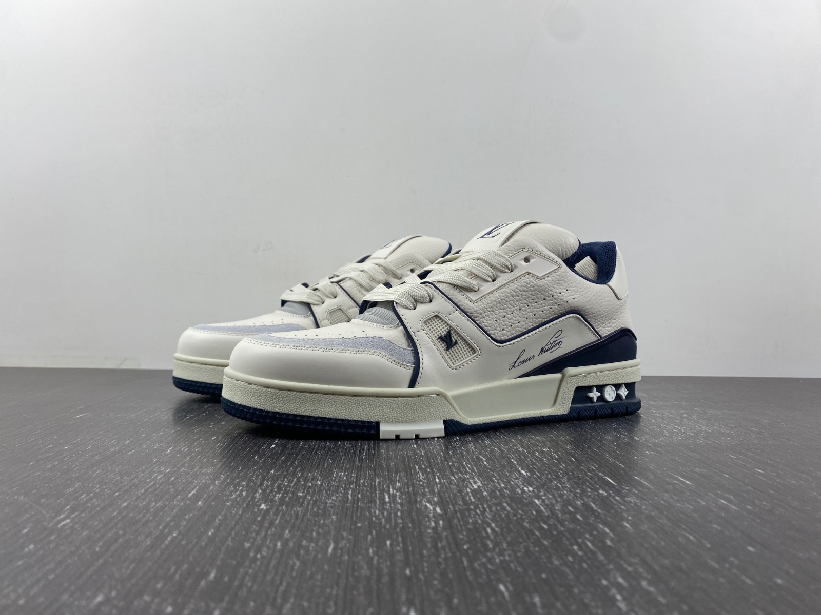 lwe sneaker