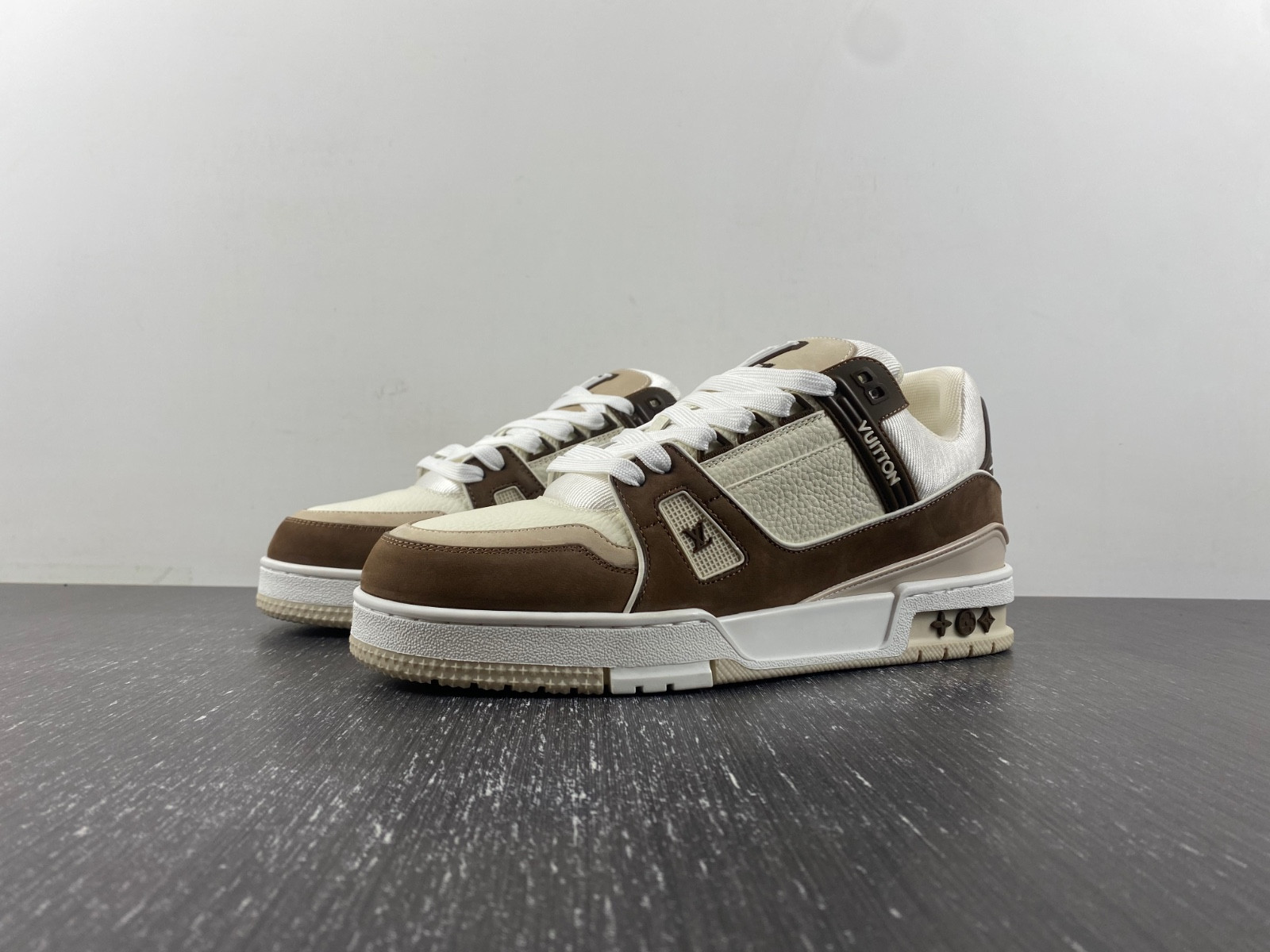 lwe sneaker