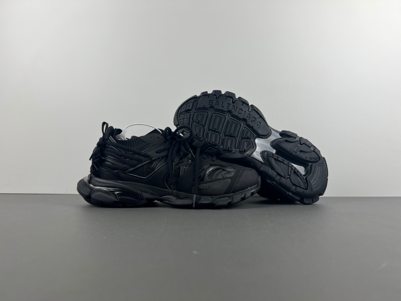 Ba*len*cia*ga black sport shoes 