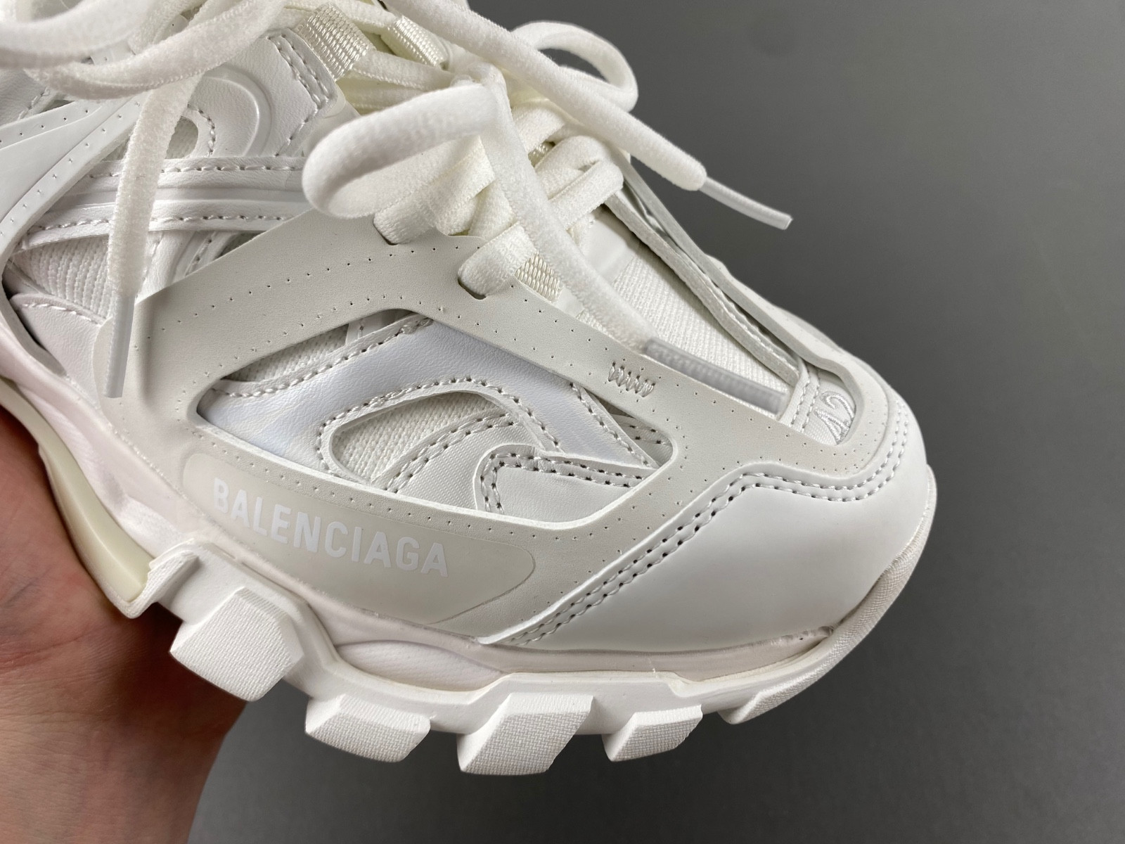 Ba*len*cia*ga white sport shoes 