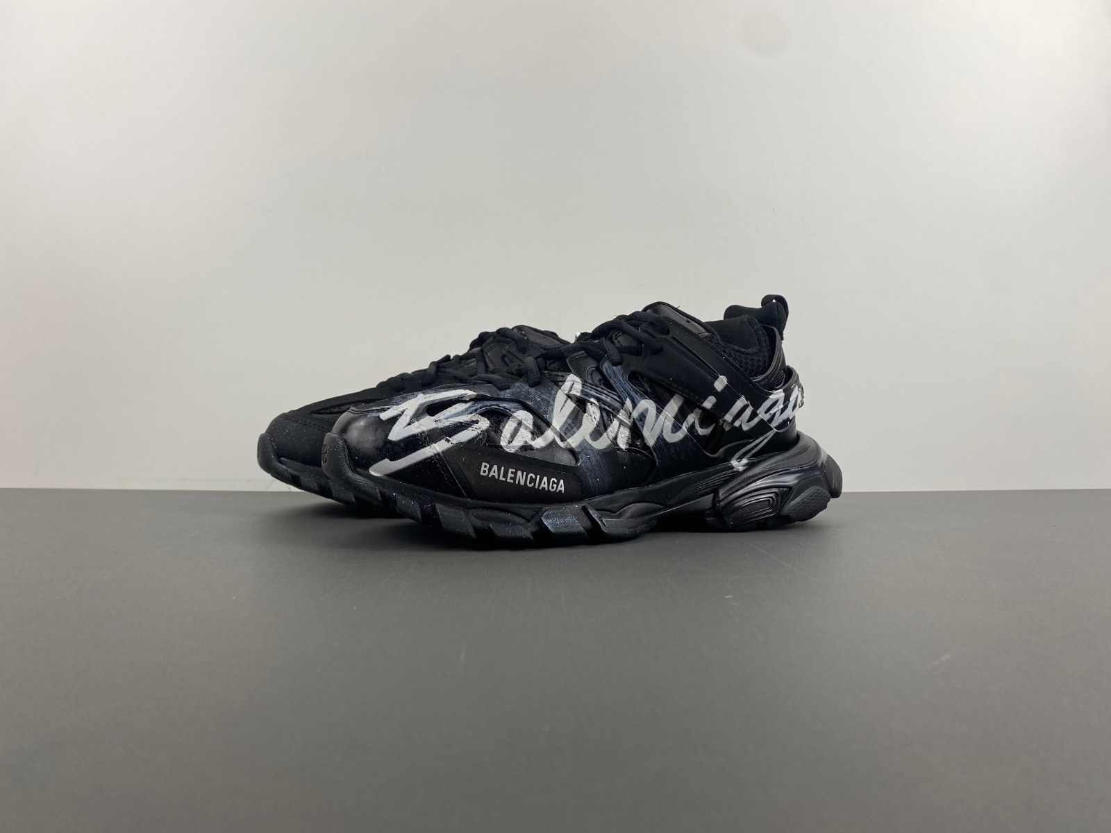 Ba*len*cia*ga men''s blue track signature sneaker
