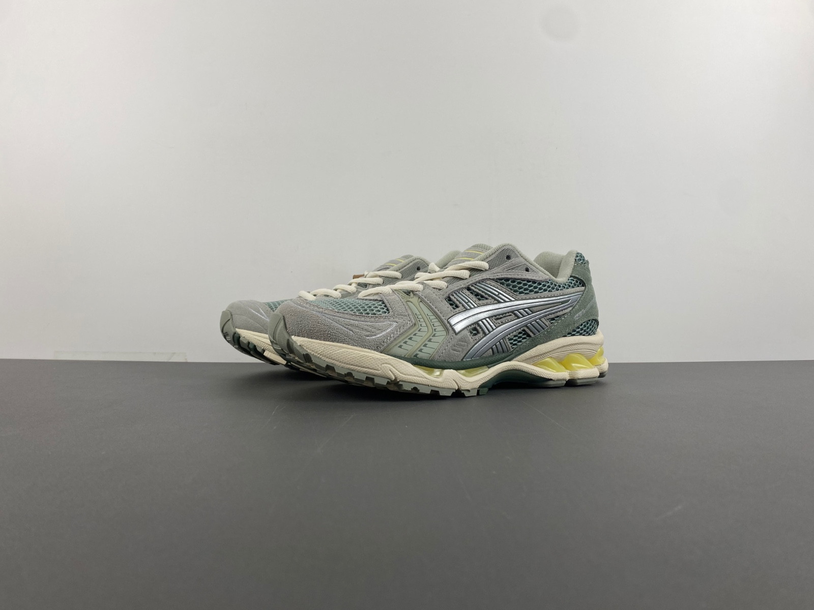 As*ic*s gel kayano 14 ''olive grey pure silver'' 1201a161-301