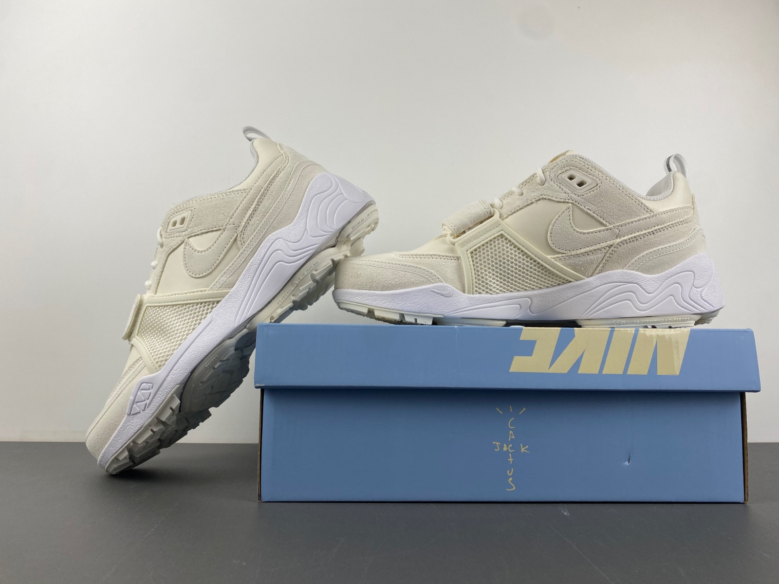 nike zoom field jaxx sp travis scott sail men