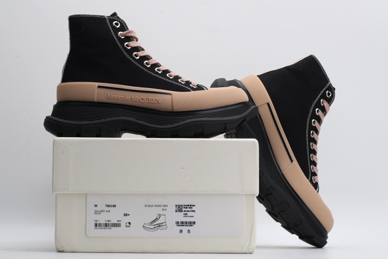 alex mcq tread slick boot in black black & brown