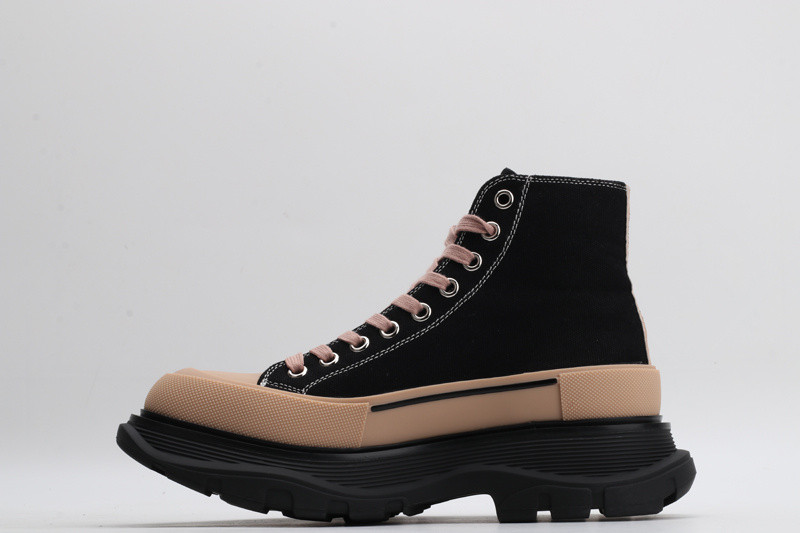 alex mcq tread slick boot in black black & brown
