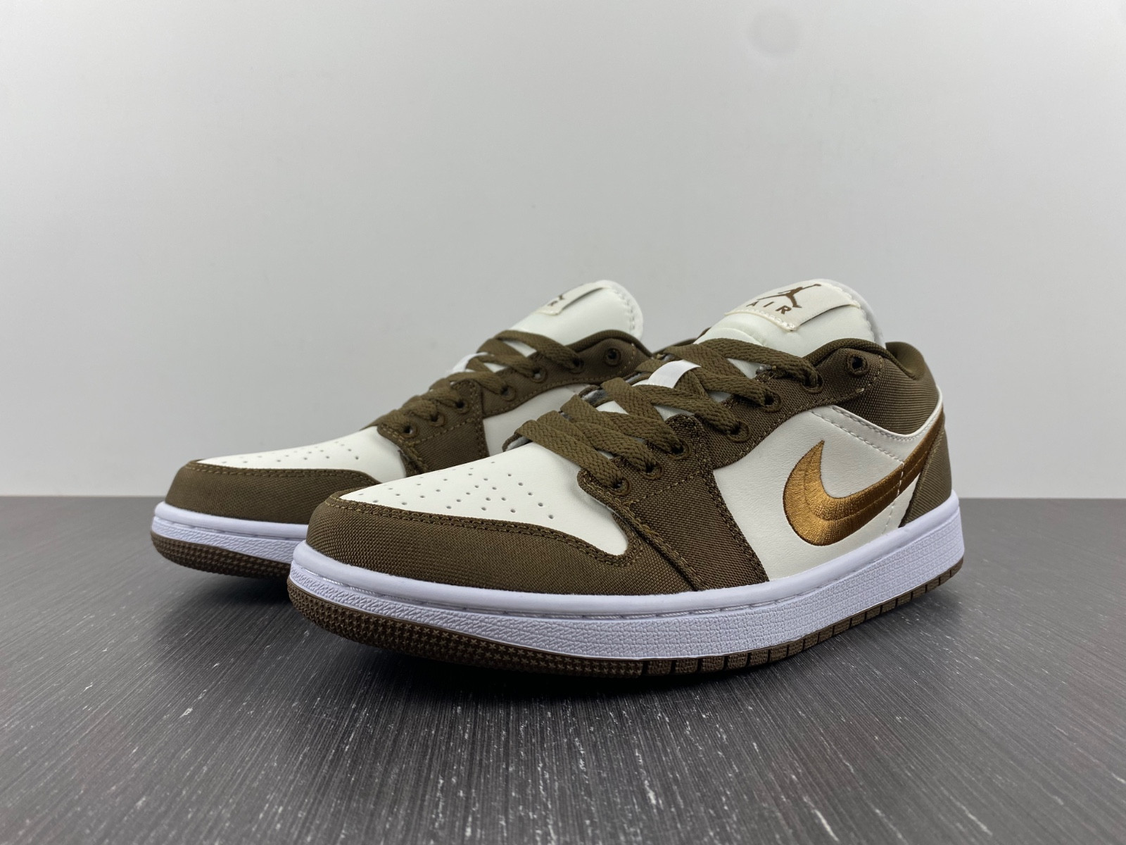 jordan 1 low se light olive (w) - dv0426-301