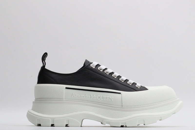 alex mcq tread slick lace up in black p