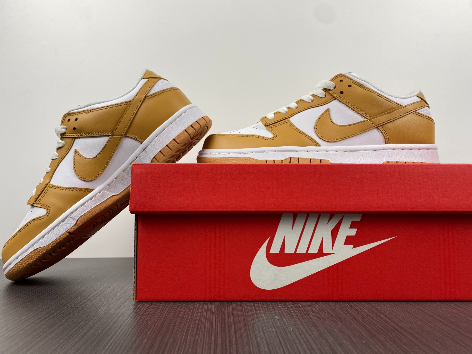 nike dunk low "harvest moon" dd1503-114