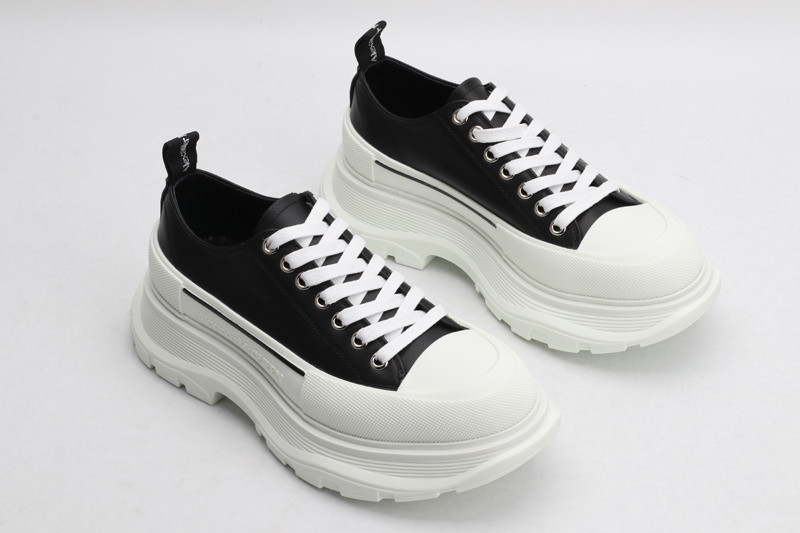 alex mcq tread slick lace up in black p
