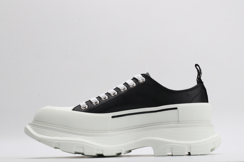 alex mcq tread slick lace up in black p
