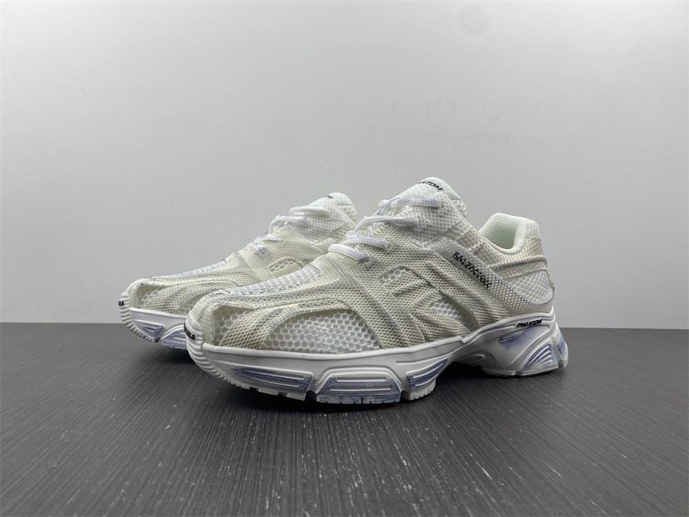 Ba*len*cia*ga men''s phantom sneaker in white 678869w2e909000