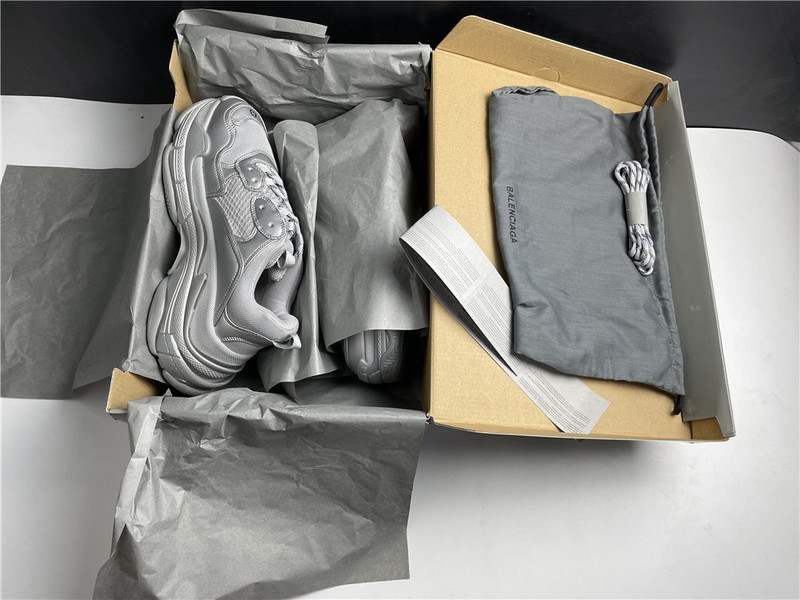 Ba*len*cia*ga triple s sliver
