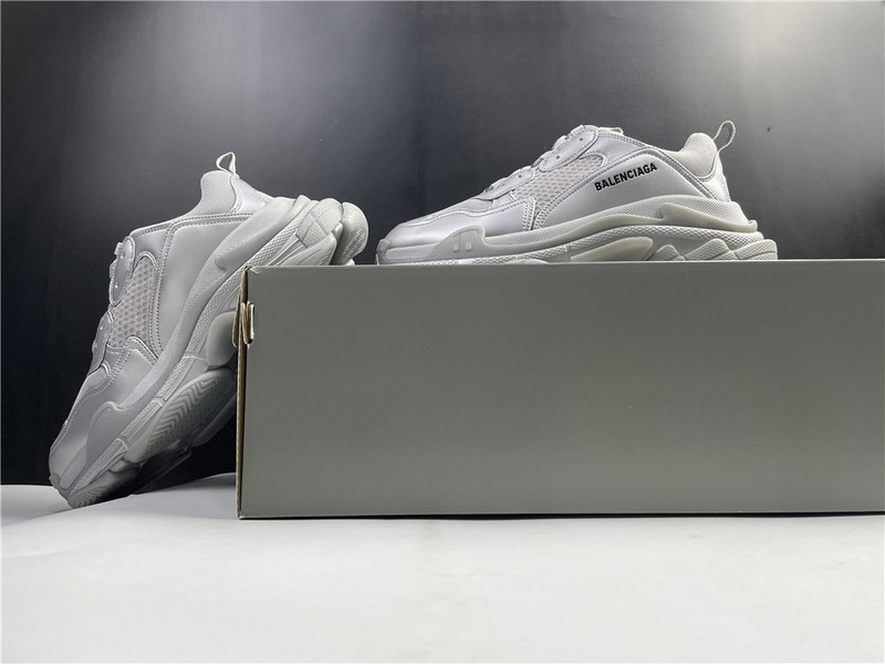 Ba*len*cia*ga triple s sliver