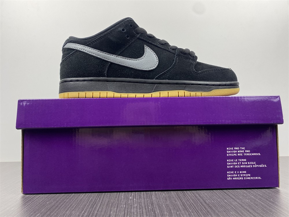 nike sb turns back the clock and reveals a dunk low "fog" colorway bo6817-010