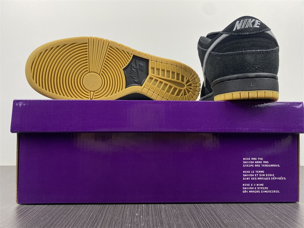 nike sb turns back the clock and reveals a dunk low "fog" colorway bo6817-010