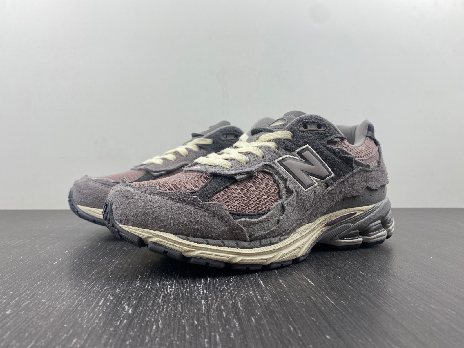 new balance 2002r "protection pack" - m2002rdy
