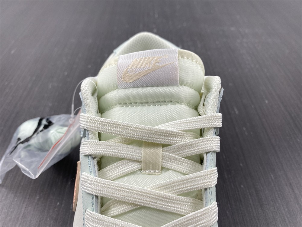 nike dunk low barely green (w) - dd1503-104