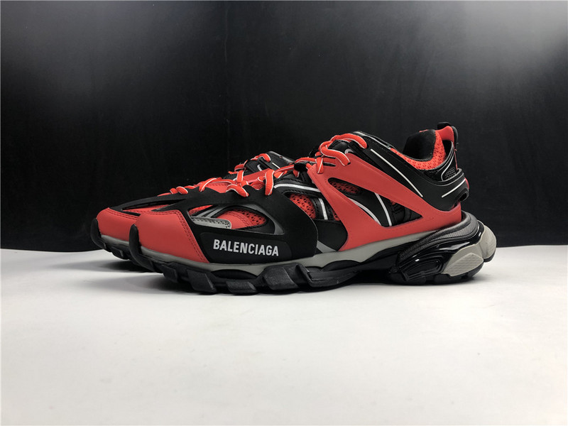 Ba*len*cia*ga track red with black