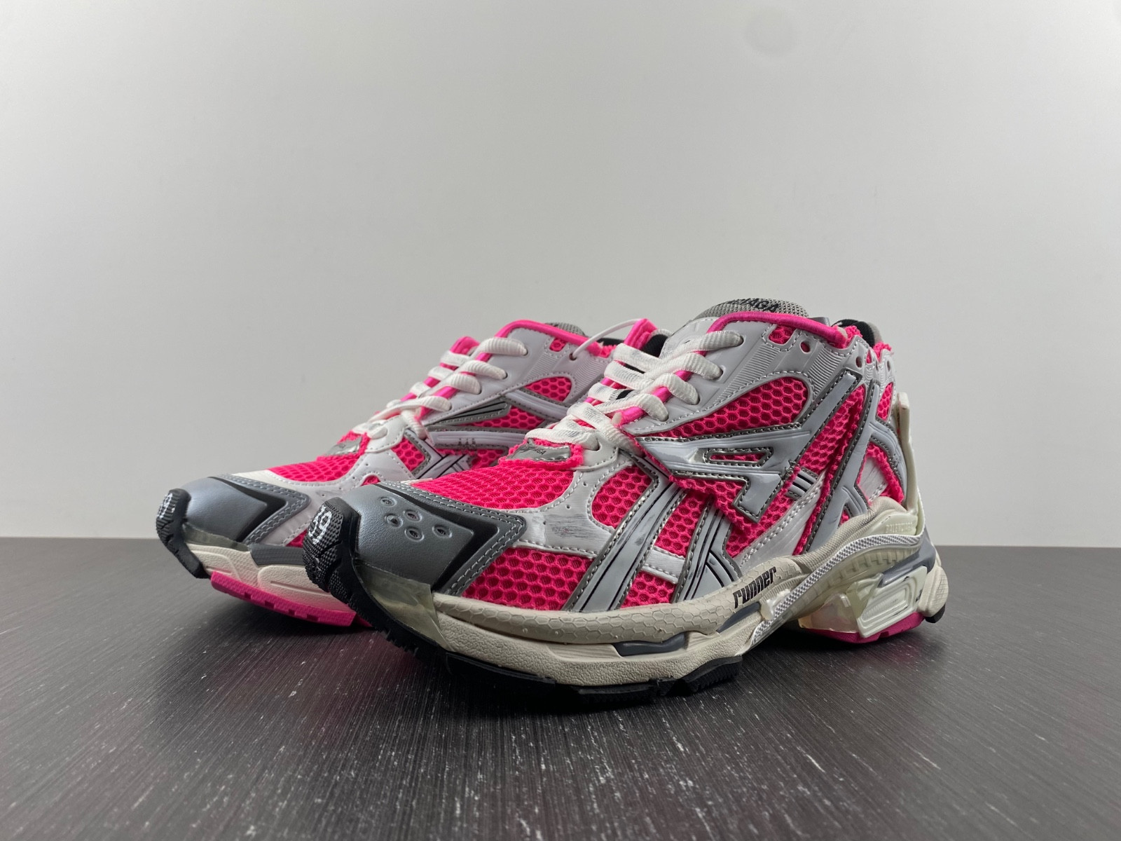 Ba*len*cia*ga runner sneaker