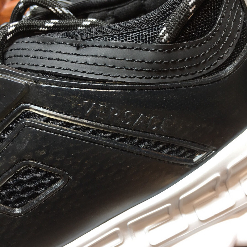versace chain reaction triple black&white sneakers