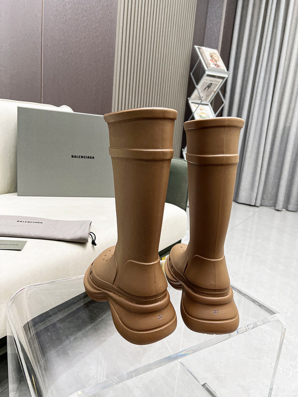 Ba*len*cia*ga croc rubber rain boots brown