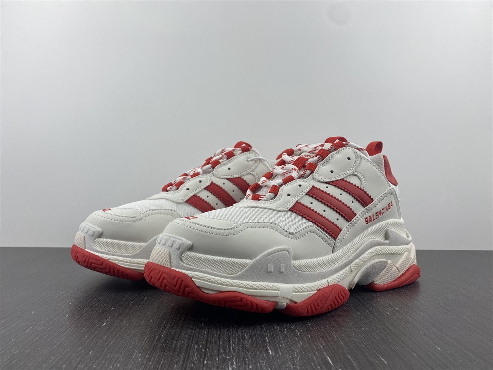 Ba*len*cia*ga triple s