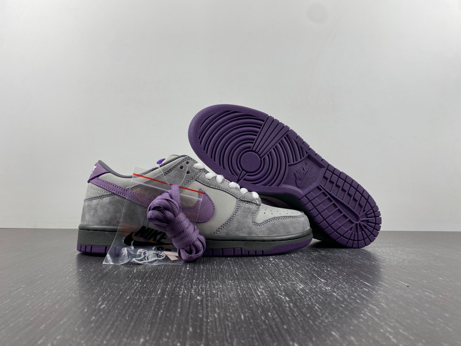 dunk sb low purple pigeon 304292-051