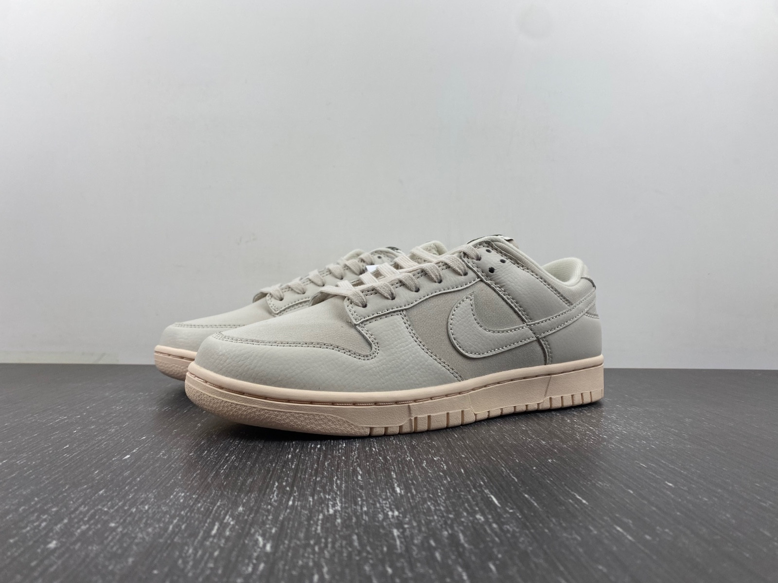nike dunk low premium light orewood brown men''s dz2538-100