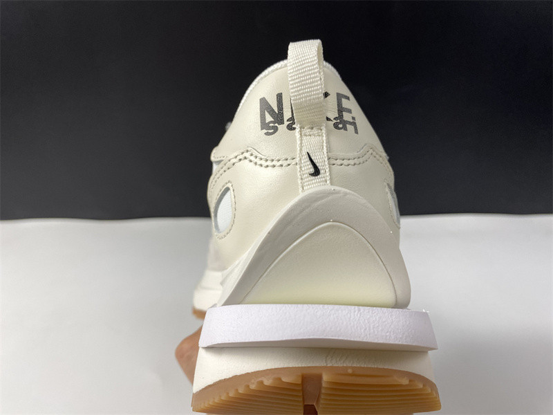 sacai x nike vaporwaffle 3.0 dd1875-100
