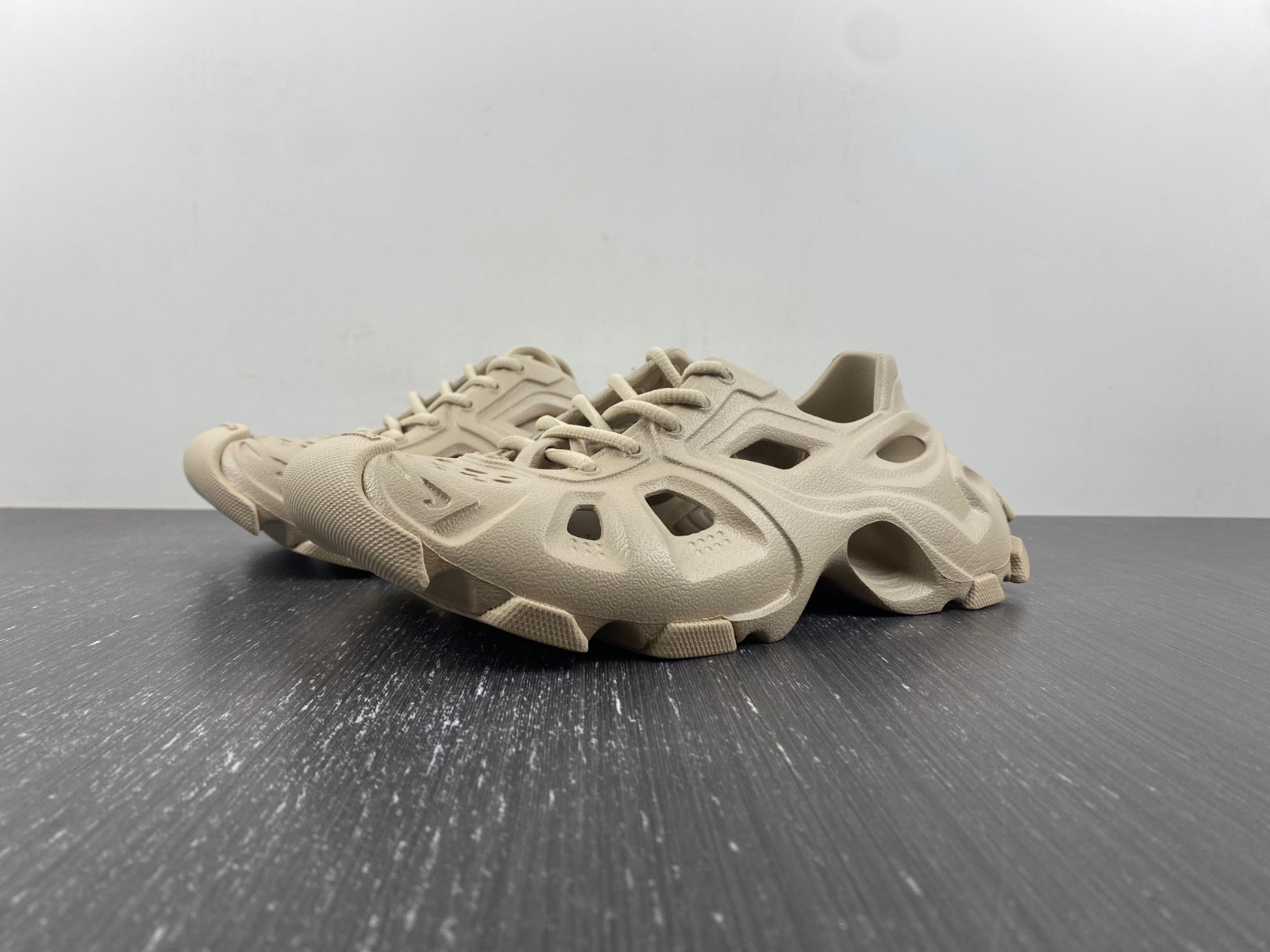 Ba*len*cia*ga men''s hd lace-up sneaker