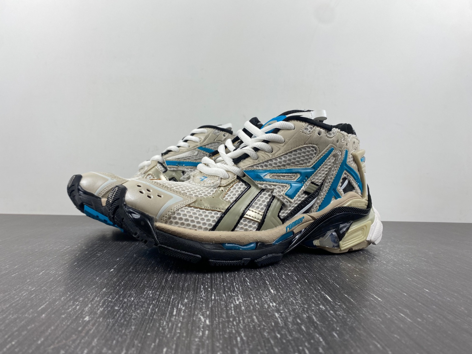 Ba*len*cia*ga runner sneaker