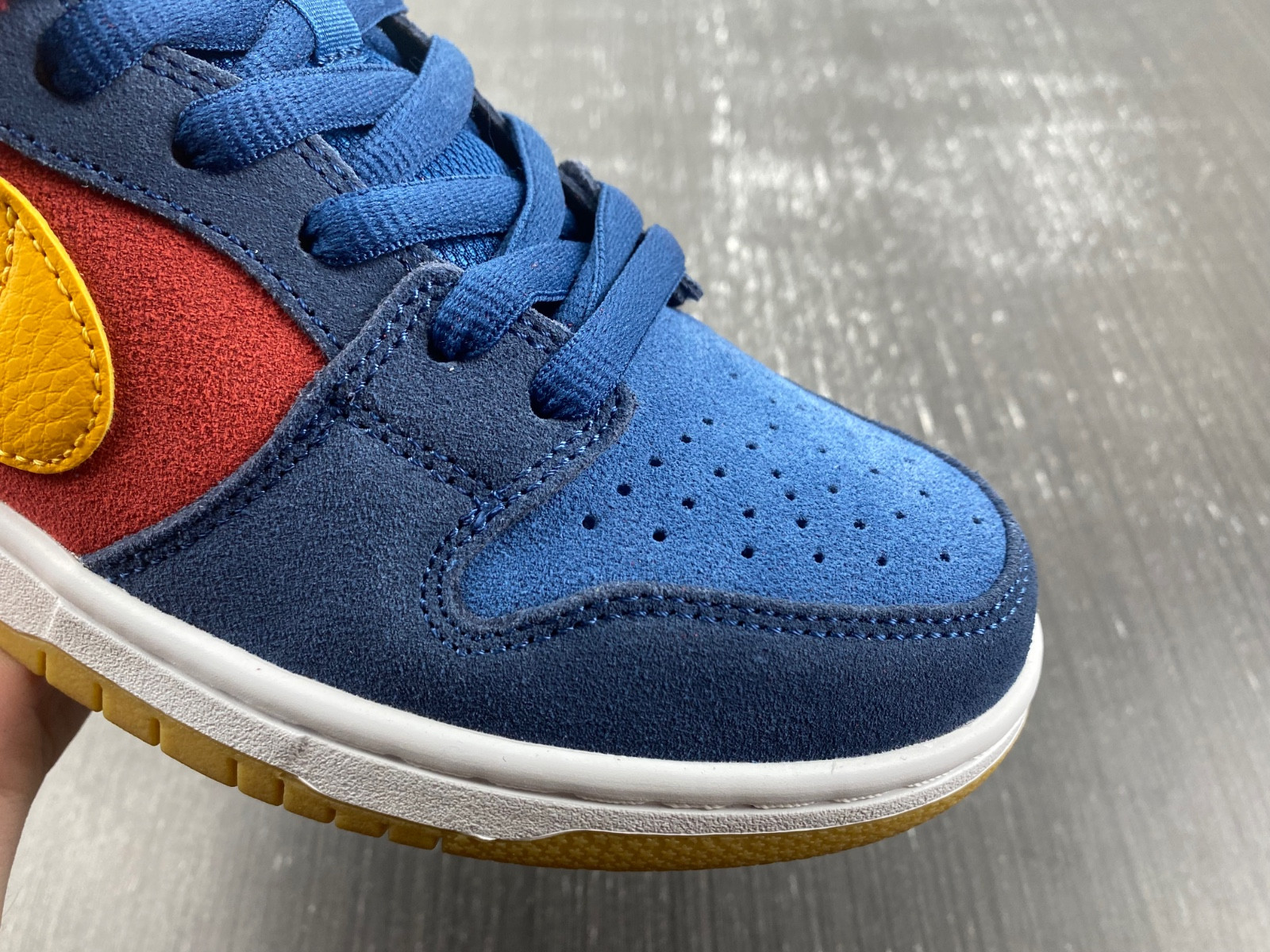 nike sb dunk low catalonia dj0606-400