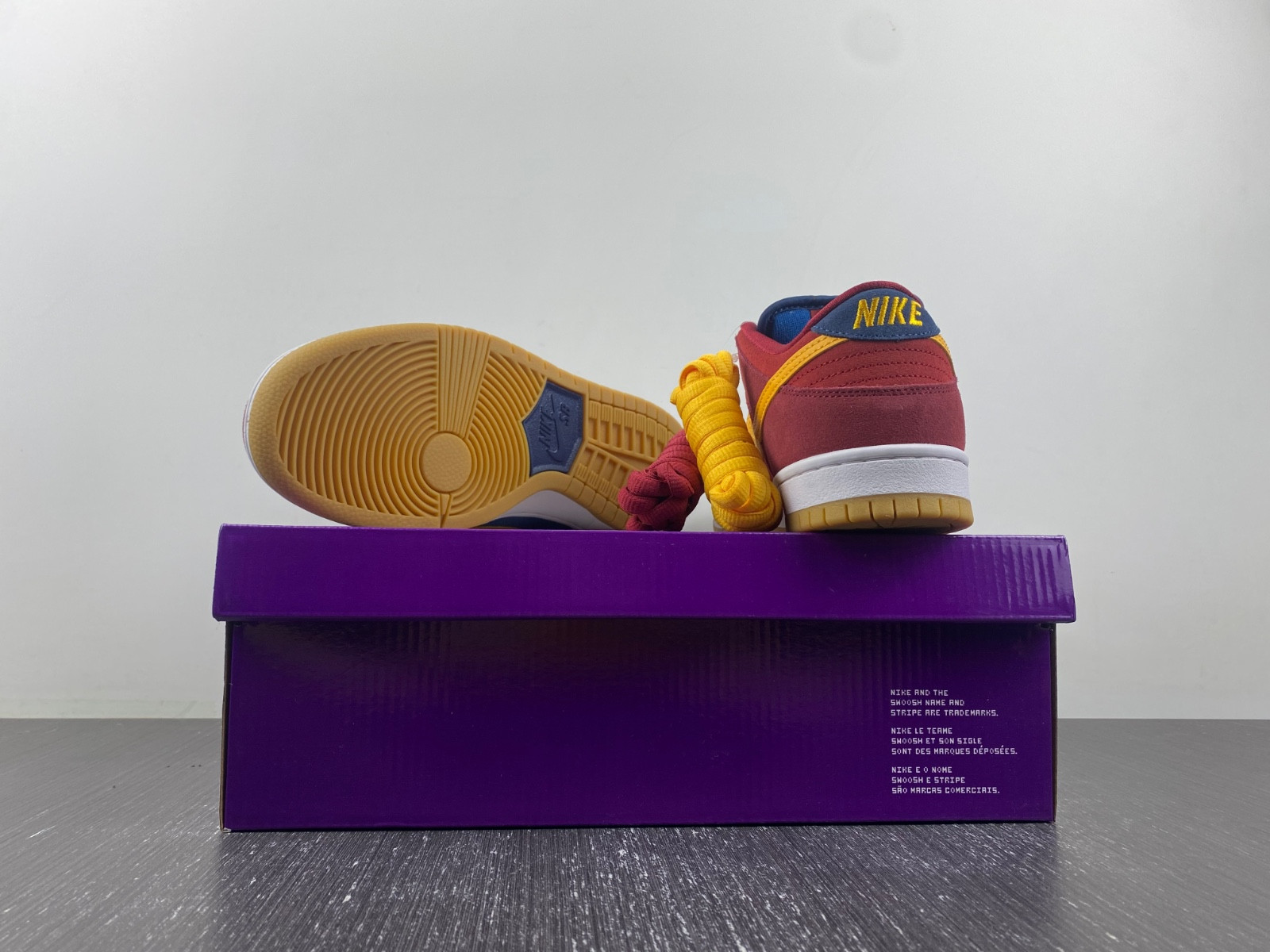 nike sb dunk low catalonia dj0606-400