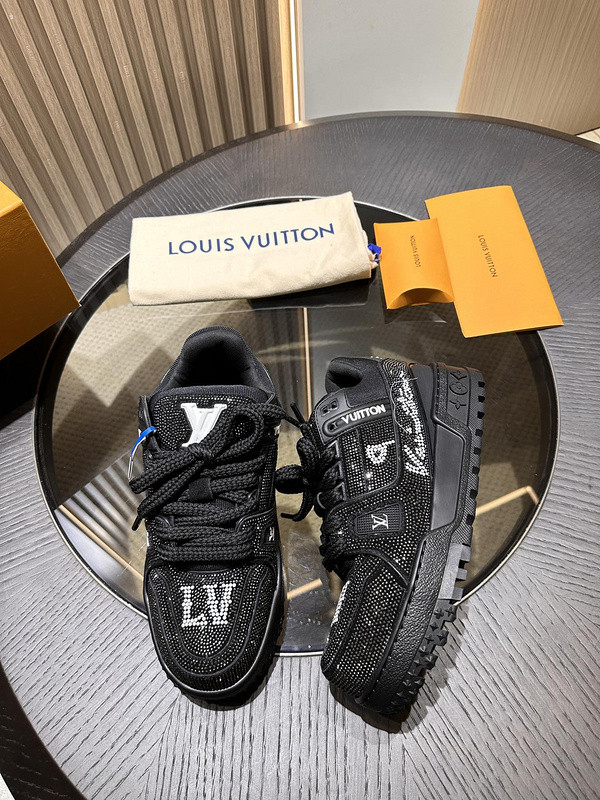 lwe sneaker
