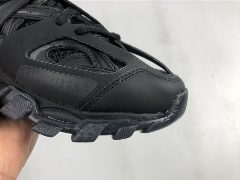 Ba*len*cia*ga track all black