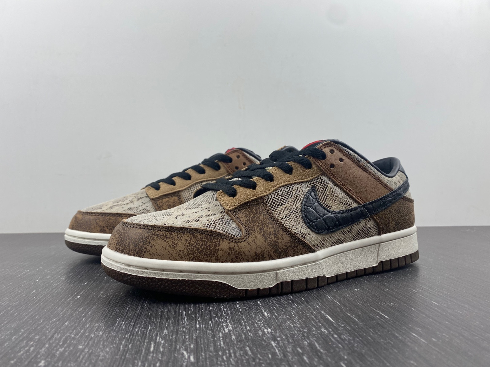 nike dunk low premium ''brown snakeskin'' fj5434-120