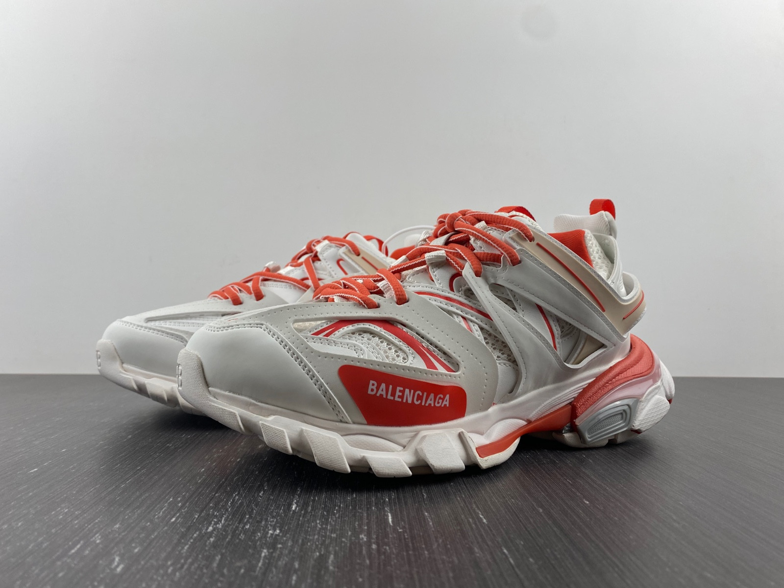 Ba*len*cia*ga track trainers