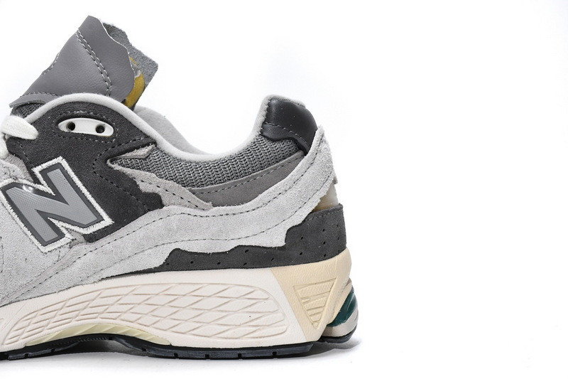 new balance 2002r protection pack rain cloud m2002rda