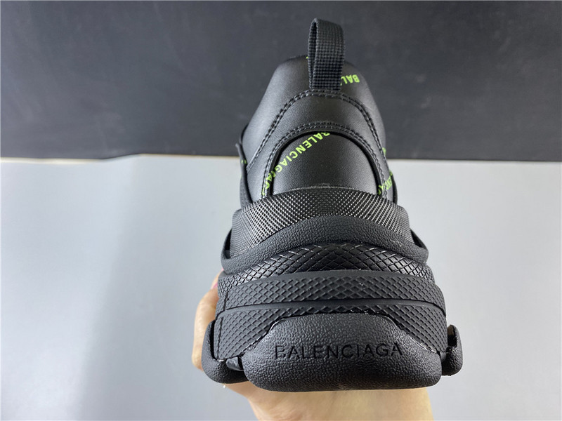 Ba*len*cia*ga triple s