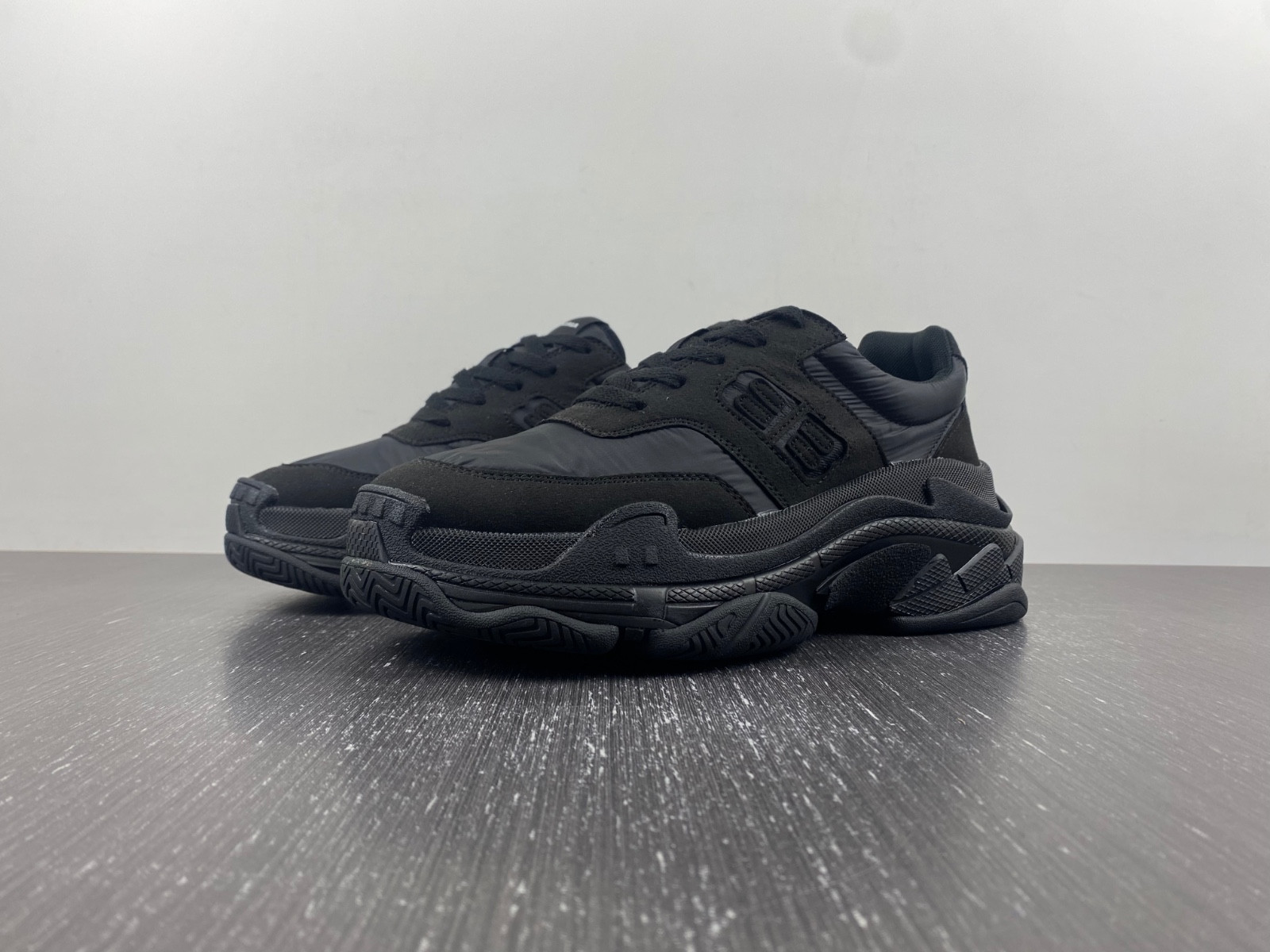 Ba*len*cia*ga triple s