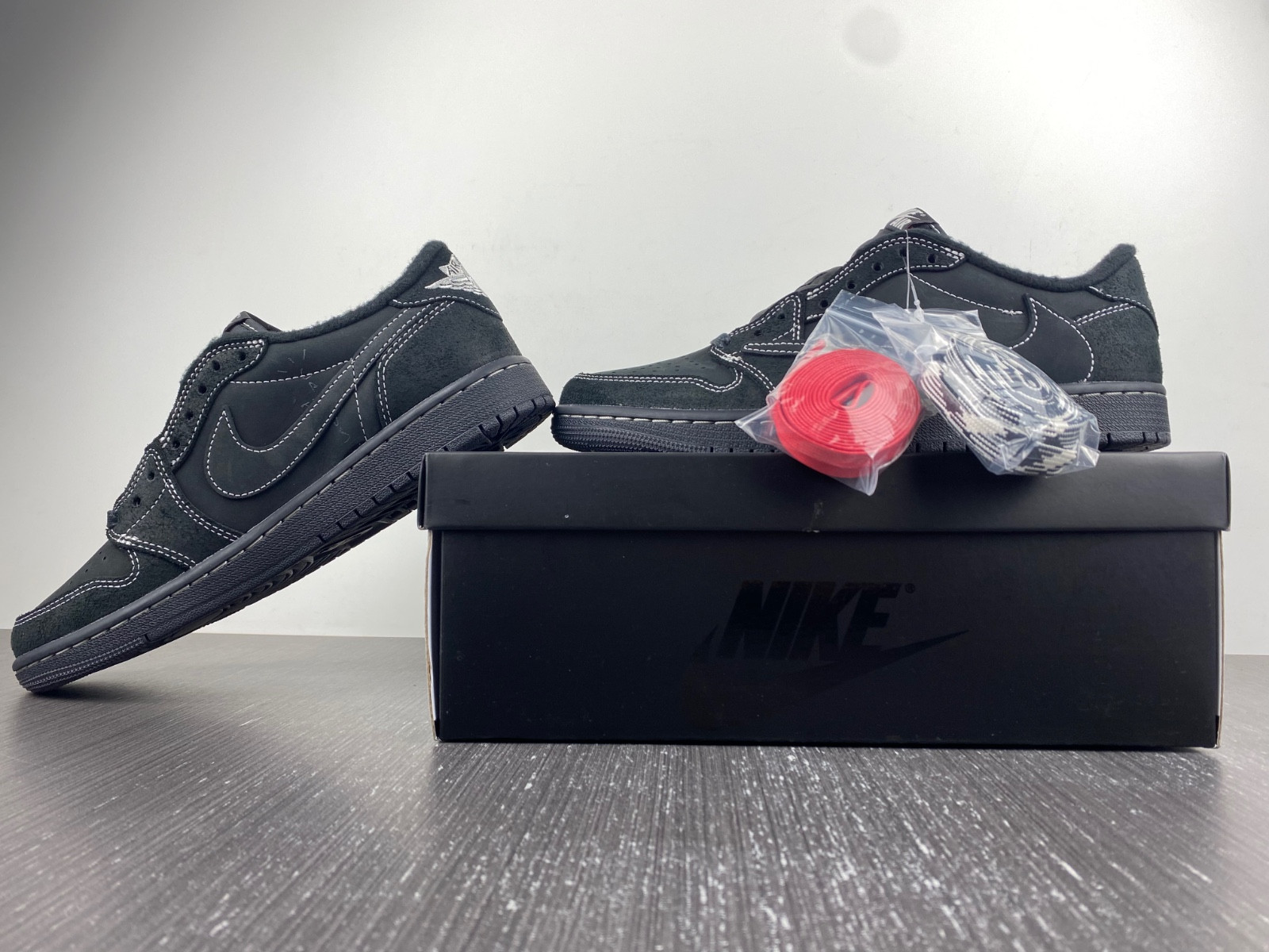 ravis scott x air jordan 1 low “black phantom” dm7866-001