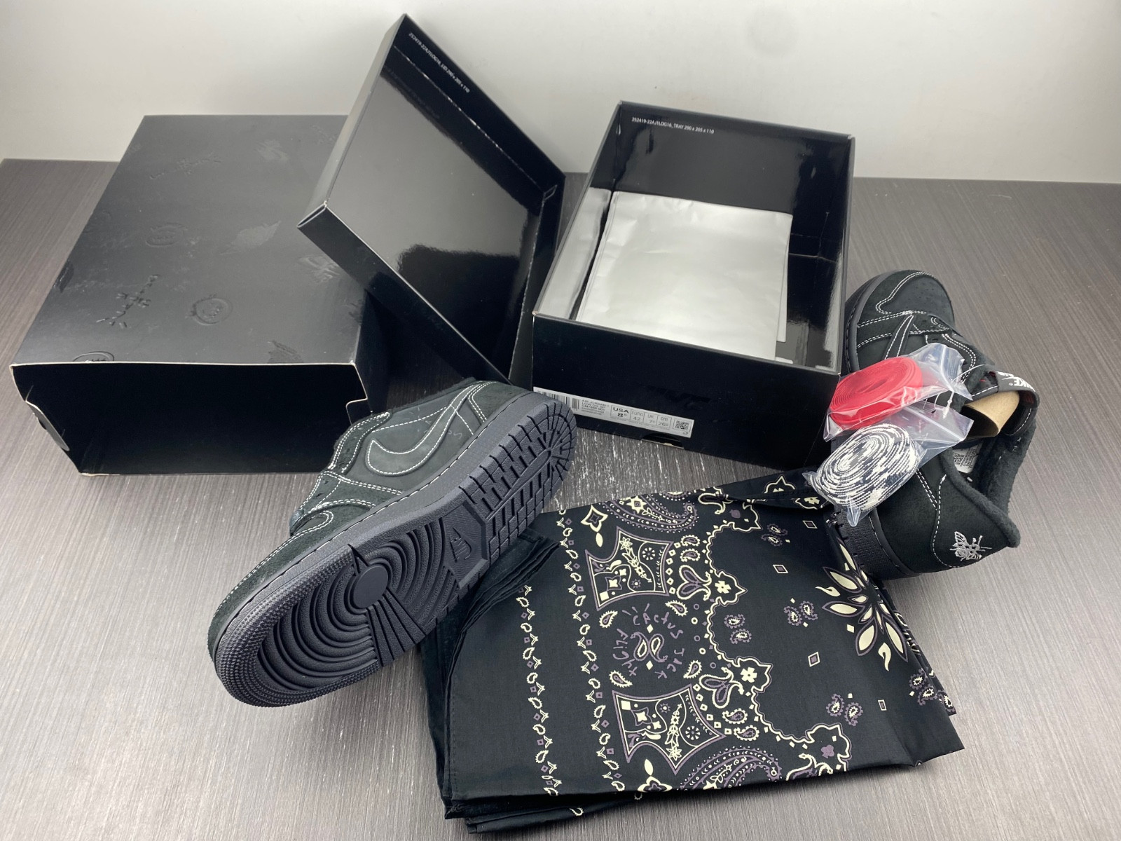 ravis scott x air jordan 1 low “black phantom” dm7866-001