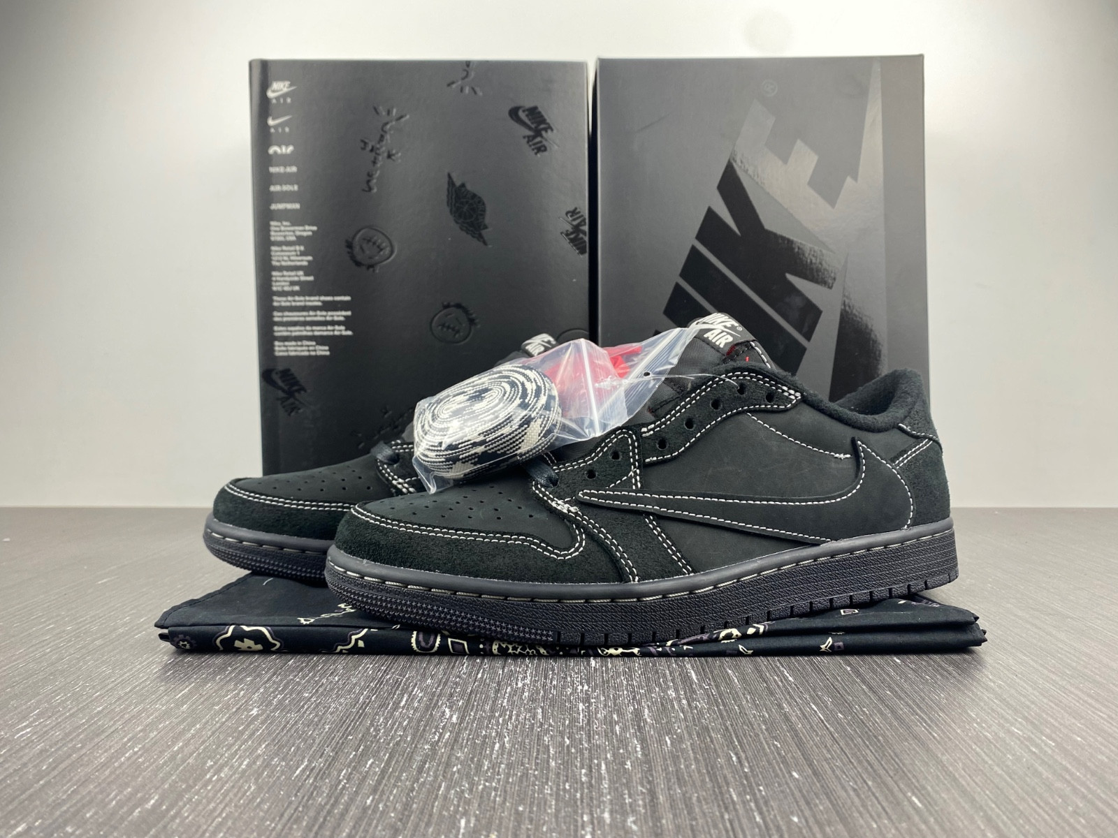 ravis scott x air jordan 1 low “black phantom” dm7866-001