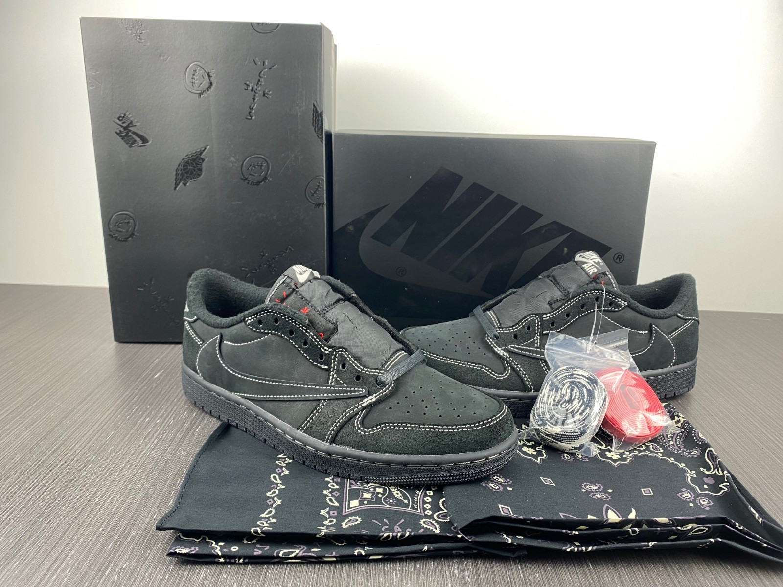 ravis scott x air jordan 1 low “black phantom” dm7866-001