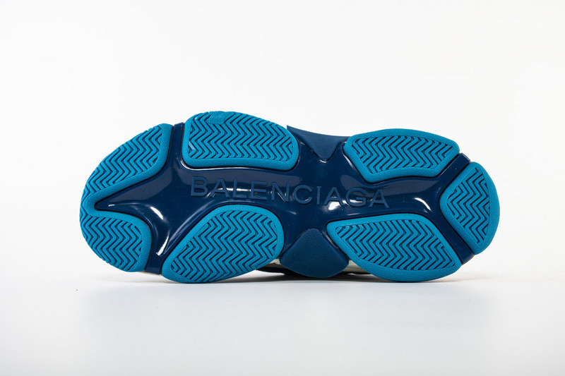 Ba*len*cia*ga triple s trainers