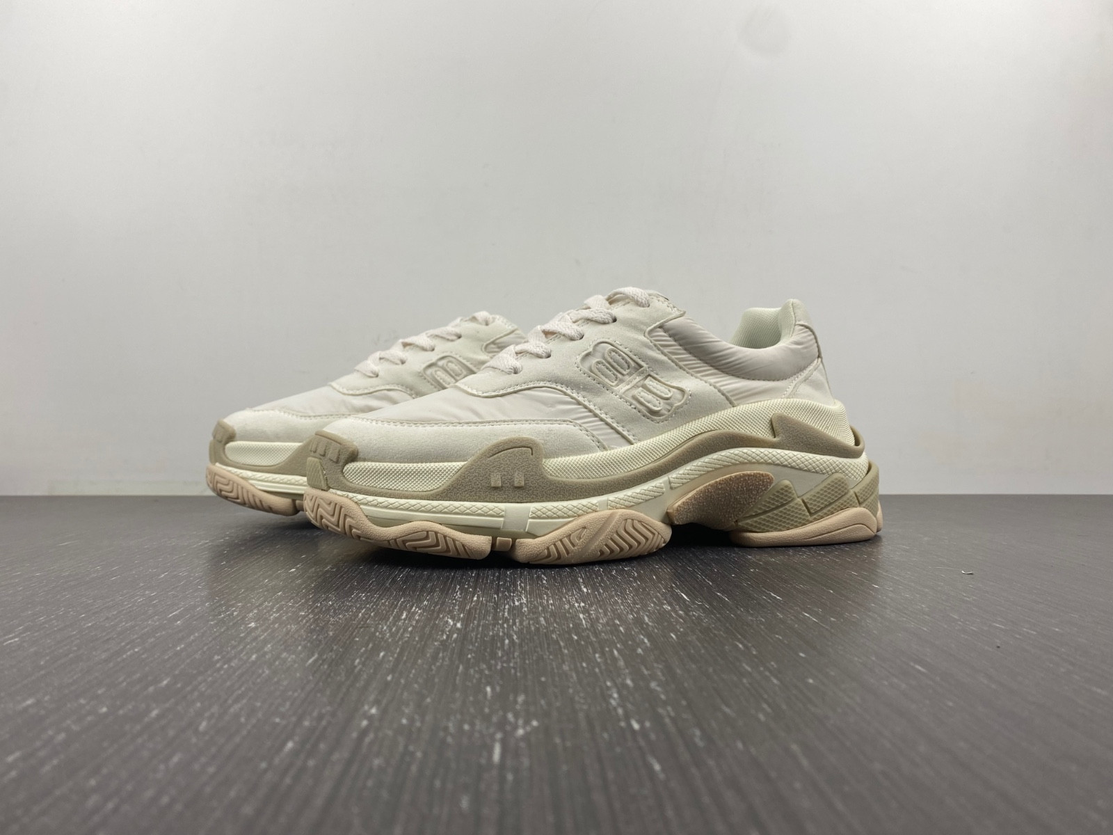 Ba*len*cia*ga triple s
