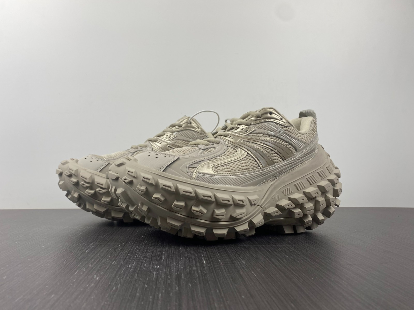 Ba*len*cia*ga defender sneaker